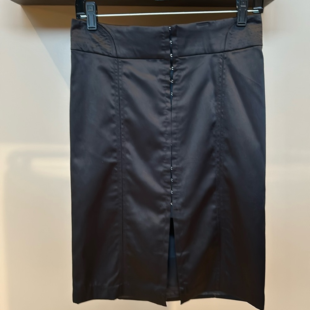 H&M: Sexy Black Pencil Skirt Size 6. 15% off 2+ bundle